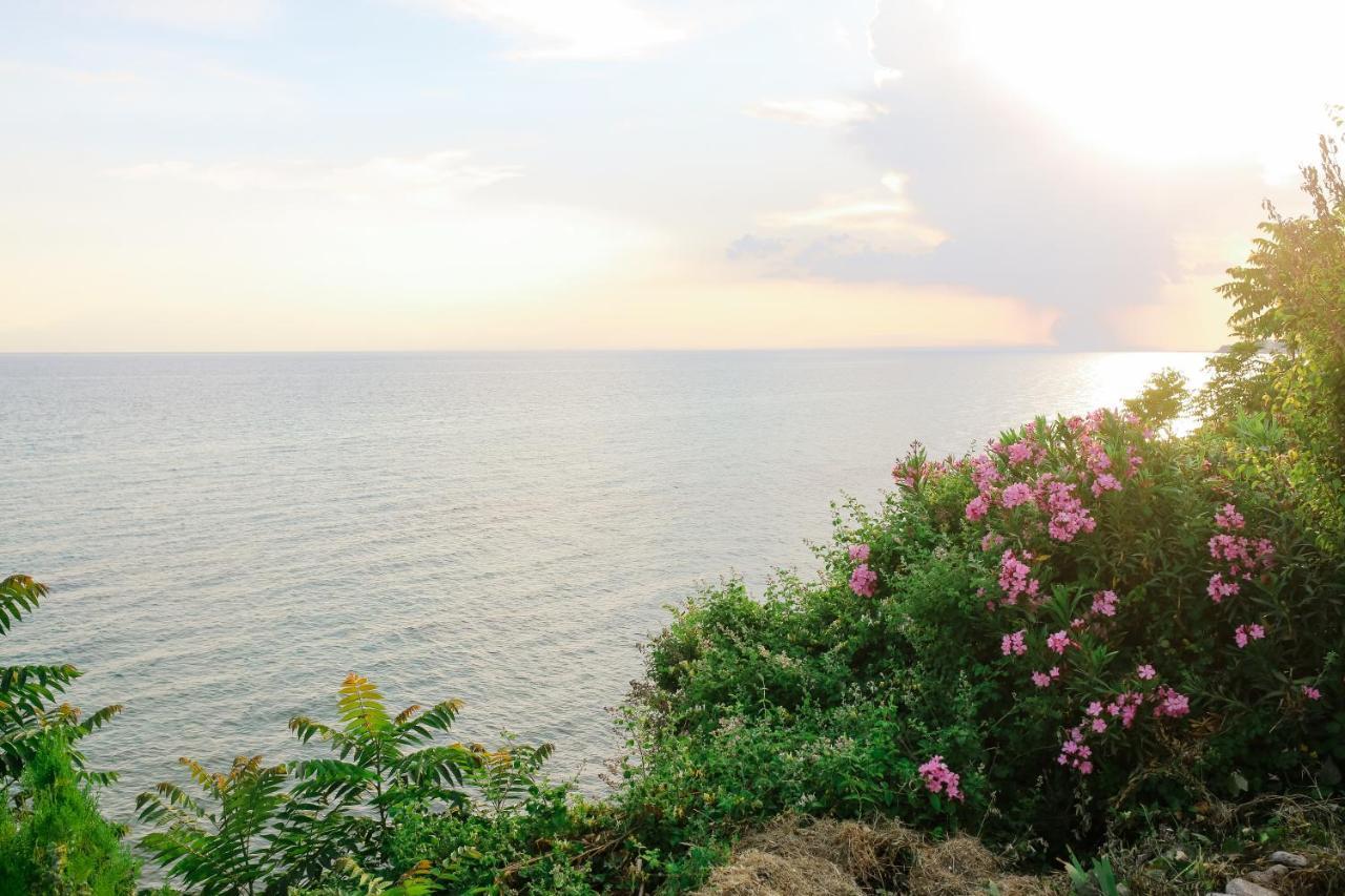 Roa Seaside Apartments Vergia Ngoại thất bức ảnh